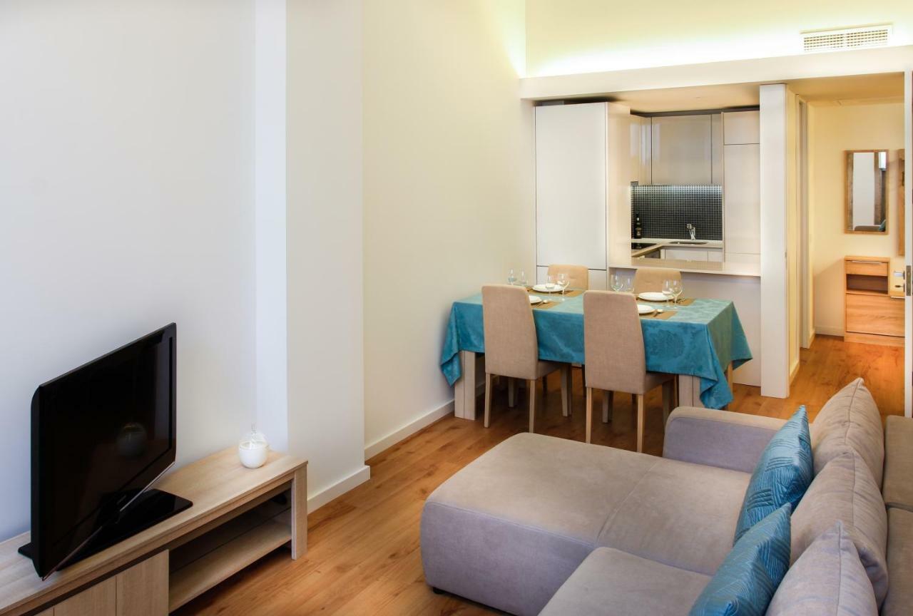 Lux Downtown Apartment Порто Екстериор снимка