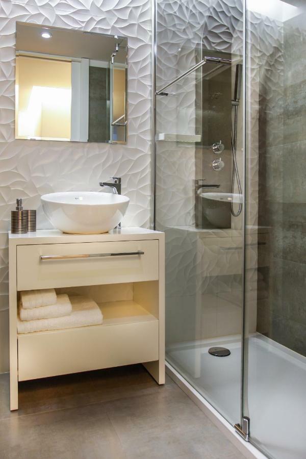 Lux Downtown Apartment Порто Екстериор снимка
