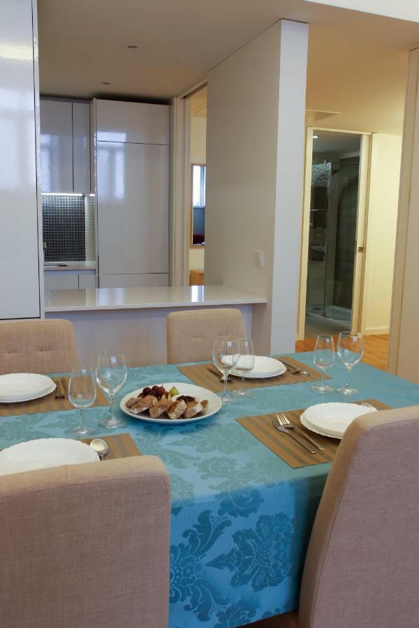 Lux Downtown Apartment Порто Екстериор снимка